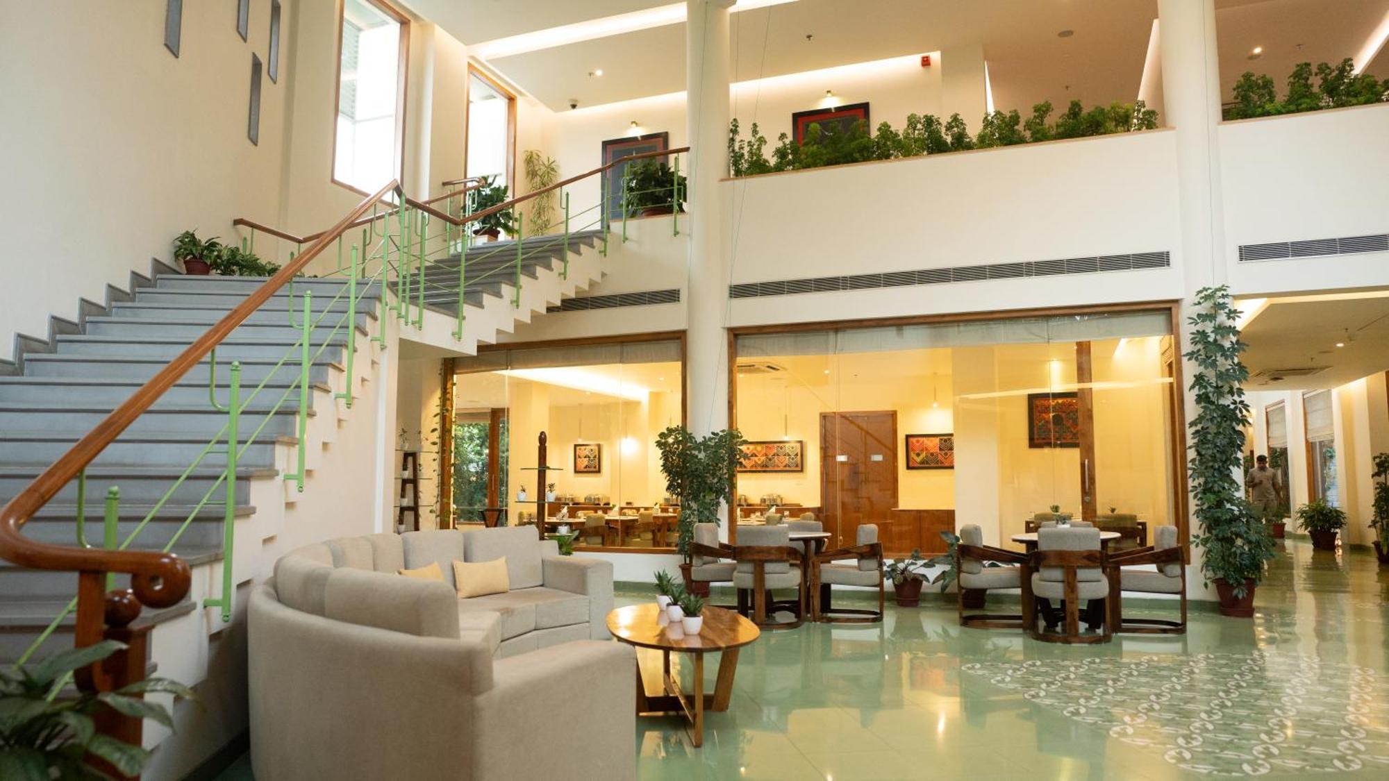 Hotel Naad Wellness à Sonipat Extérieur photo